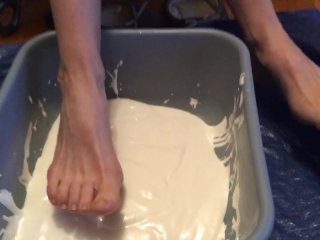 toes, wet and messy, food, messy