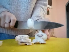 Готовлю очень вкусную яичницу. Рецепт вкусного завтрака - Screenshot 1 of 16 - Eggs