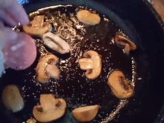 Готовлю очень вкусную яичницу. Рецепт вкусного завтрака - Screenshot 11 of 16 - Eggs