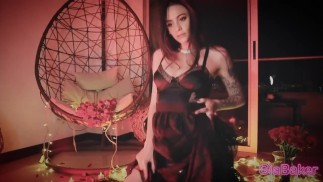 Gia_Baker Seksowny Striptiz Do Uroku Na Ciebie