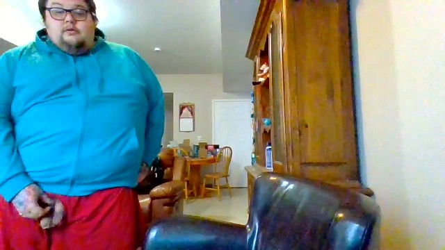 Balls Went from Extremely Itchy Filled up 'n Busting Large Sperm Load onto Leather Chair💺💛 Pissing