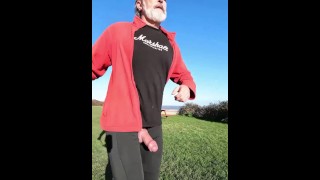 Remake Van De Joggers-Video Hier Is Een Kleine Preview Van De 21 Minuten Durende Video Cock Out Public Run