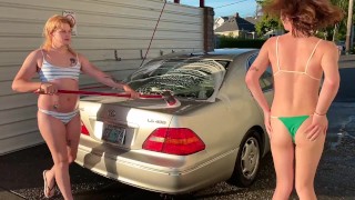 Lavado de autos bimbo con Penny remolque de pavo real