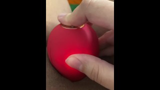 PLAYING WITH MY ROSE VIBRATOR! MADE ME CUM SO FAST!