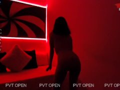 Streaptease in the red shadows