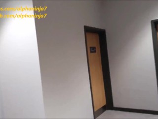 Общественный тренажерный зал трахнул меня в душевой комнате