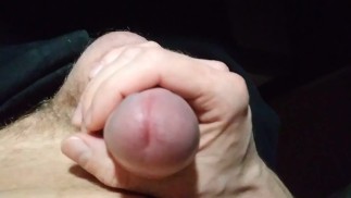 ОХУЕТЬ ЗДОРОВЫЙ РУССКИЙ МУЖИК ЛАСКАЕТ СВОЙ ХЕР