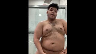 Chubby guy solo jerks in the bathroom 