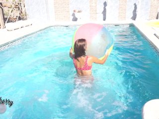 I Inflate a Giant Beach Ball and Play withIt - Claary Cherry