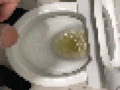 30歳ぽっちゃり日本人のジャバジャバおしっこ動画 - Screenshot 16 of 16 - Big Penis