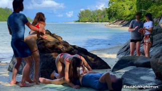 Lost in Paradise - Beim Ficken an einem einsamen Strand erwischt