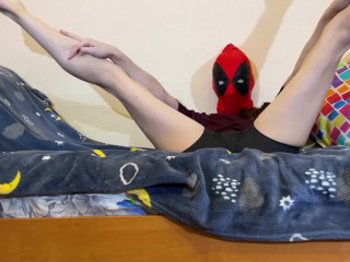 La Fille Sexy De Deadpool Est Tellement Excitée