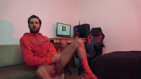 COMPUTER WANK CUM SUR MES CHAUSSETTES ROUGES