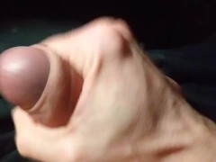 ПАРЕНЬ ДРОЧИТ ПОКА В МАГАЗИНЕ - Screenshot 2 of 16 - Jerking Off