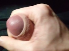 ПАРЕНЬ ДРОЧИТ ПОКА В МАГАЗИНЕ - Screenshot 4 of 16 - Caught Masturbating