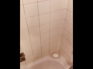 Zusters Betrapt Naked Onder De Douche! Sexy Voeten!