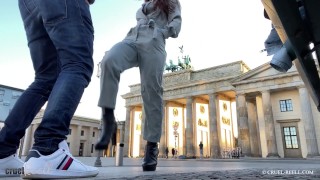 PREVIEW SIGHTSEEING AT THE BERLIN BRANDENBURGER TOR