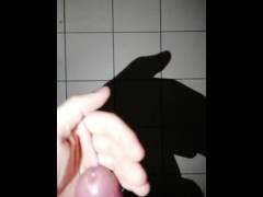 【第一视角】大半夜，肉棒很痒...只好这样了... - Screenshot 10 of 16 - Asian Masturbation