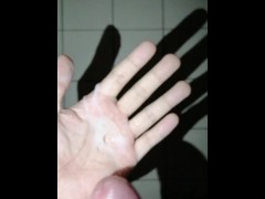 【第一视角】大半夜，肉棒很痒...只好这样了...