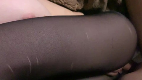 Sexe vaginal en collants de nuit (sexe amateur fait maison)