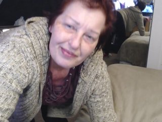 741 Sexy MILF Dawnskye tells "Jamie" to smell her butt and then describes its odor laughingly