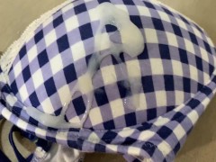 かわいい青チェックのタオル生地ノンワイヤーブラでオナニーして精子ぶっかけ - Screenshot 16 of 16 - Kink