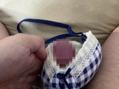 かわいい青チェックのタオル生地ノンワイヤーブラでオナニーして精子ぶっかけ - Screenshot 5 of 16 - Underwear
