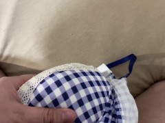 かわいい青チェックのタオル生地ノンワイヤーブラでオナニーして精子ぶっかけ - Screenshot 8 of 16 - Cumshot
