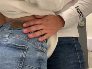 Fucking my Girlfriend in a Public Bathroom