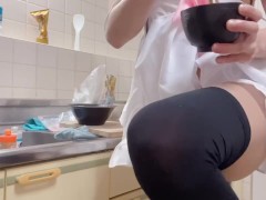 裸エプロンクッキング - Screenshot 14 of 16 - Crossdresser