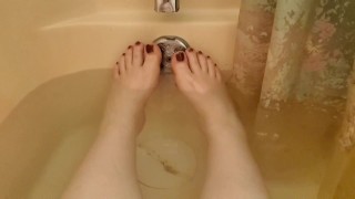 Look at these long toes! 