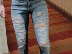 PEE DESPERATION IN HOTEL HALLWAY! WET JEANS FOR AUTUMN SOUTH (4k)