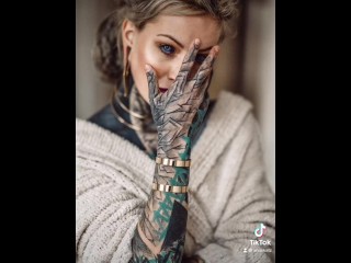 My TATTOO GLOW UP - Vind me Op Tiktok Voor Meer = Anuskatzz / Model Ink Alternatieve Meid Erotische SFW