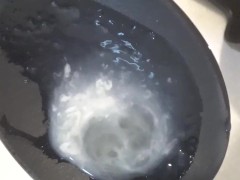 オナ禁直後の濃厚精子をオタマに大量射精し、精子の質感を楽しむ変態君。 - Screenshot 15 of 16 - 変態