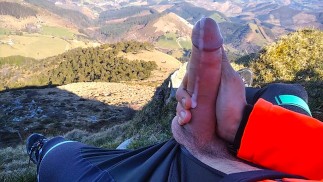 性感的业余大学男孩为他的粉丝按摩、自慰和喷出巨大的鸡巴。同性恋男孩大阴茎。同性恋男孩吹。中国同性恋色情。中国男孩漂亮的身体，中国男人自慰