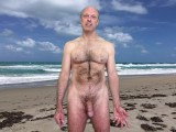 Encuentro gay nudista en la playa