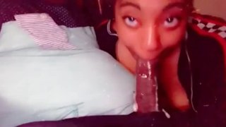 Cosplay-Teenager Kommt Für Ein Paar Deepthroat-Pornhub-Videos Vorbei, Lol, Sie Ist Süchtig Nach Diesem Zierlichen