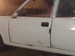 Video Sexo sin protección con desconocida en un carro abandonado