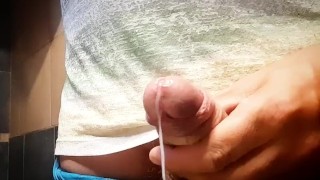 Hard and juicy veiny cock cums