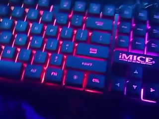 17$ 速卖通机械感觉键盘！