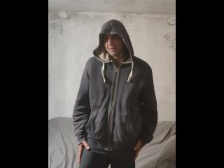 I'm listening to the radio