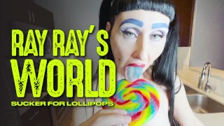 RAY XXX Wordt raar met wat Candy voor het masturberen