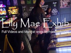 Video Brazenly flashing boobs in a busy arcade