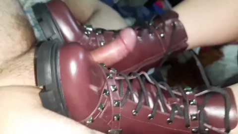 Bbw Mistress does bootjob & cock crush until cumshot in rocker leather boots