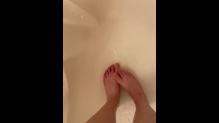 WASHED UR CUM OFF ME. . . NOW ITS TIME TO PLAY