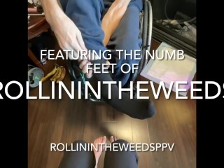 Four Feet, 2 Numb, Smashing a Bunch of Bananas. Moneypedibaby Features Paraplegic in this Stomp Vid