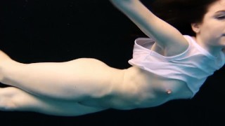 Ongelooflijk sexy en perfecte onderwater tieners