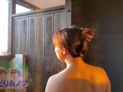 露天風呂付き温泉宿でのんびり入浴する素人日本人女性 - Screenshot 11 of 16 - Japanese Onsen