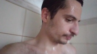 Me nettoyer sous la douche, laver mon corps