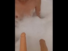 Глубокий минет в ванной - Screenshot 11 of 16 - Slut